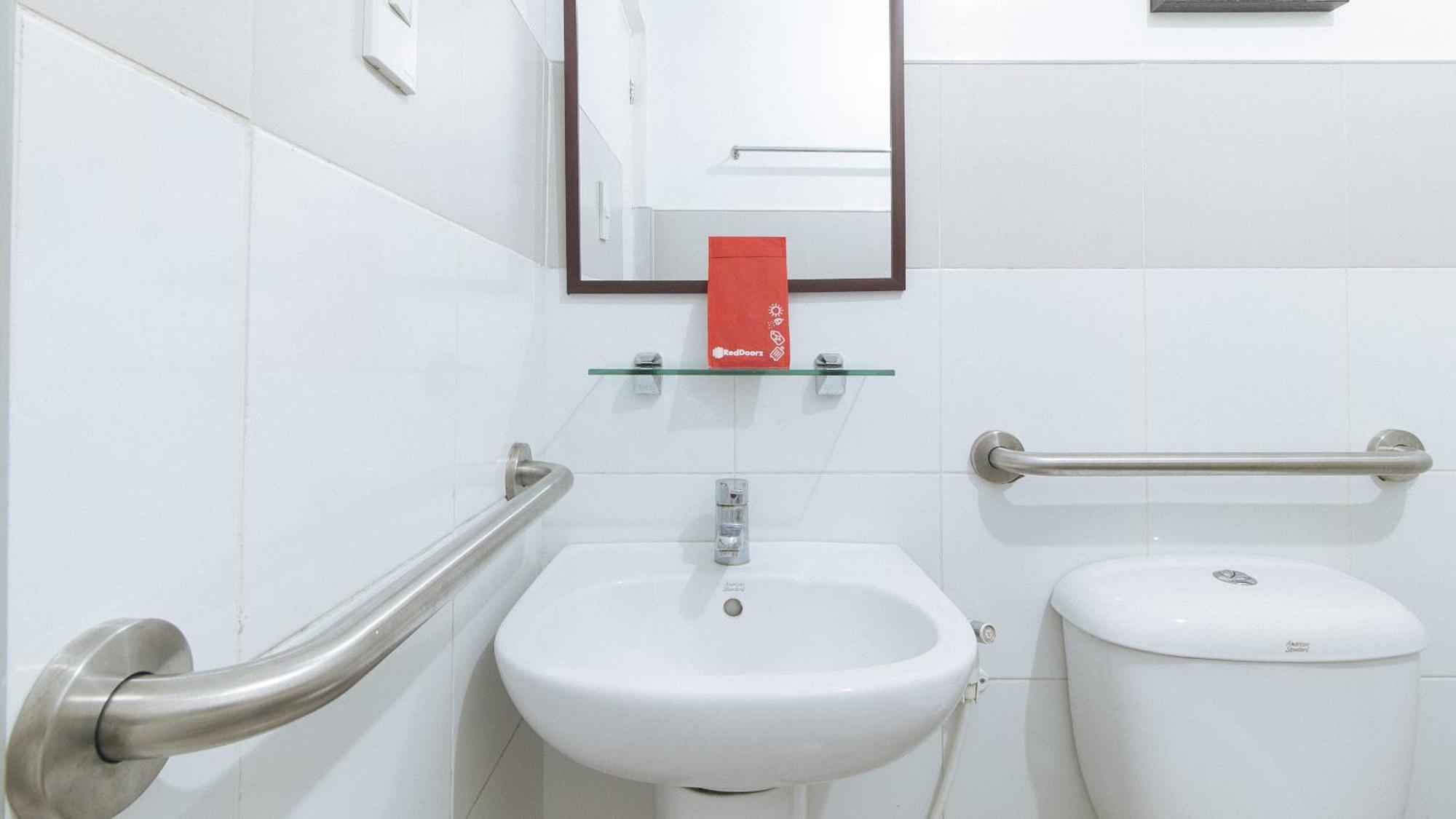 Reddoorz @ Melbourne Suites Makati Makati City Kültér fotó