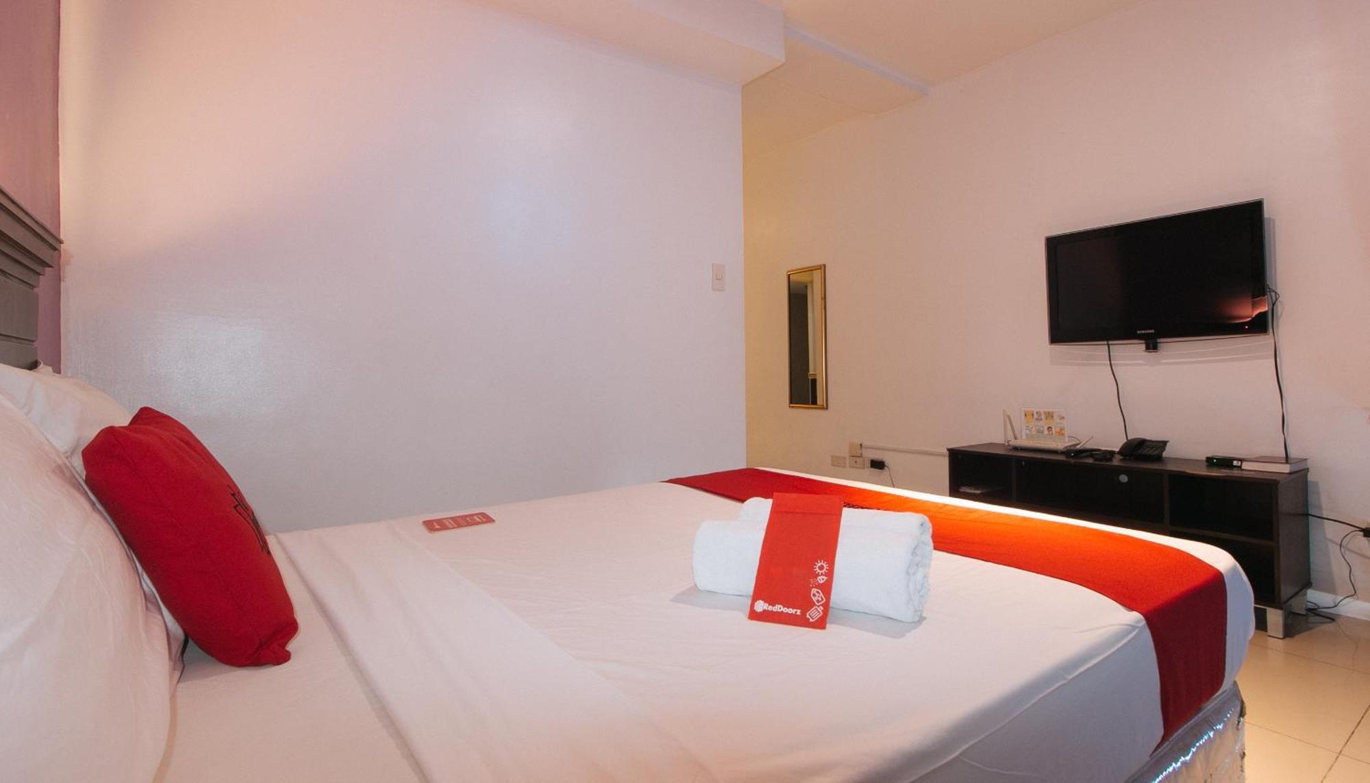 Reddoorz @ Melbourne Suites Makati Makati City Kültér fotó